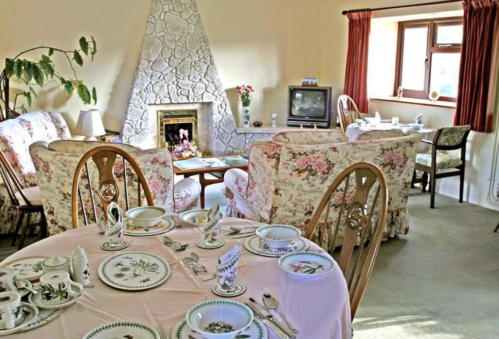 Maeswalter Hotel Brecon Eksteriør billede